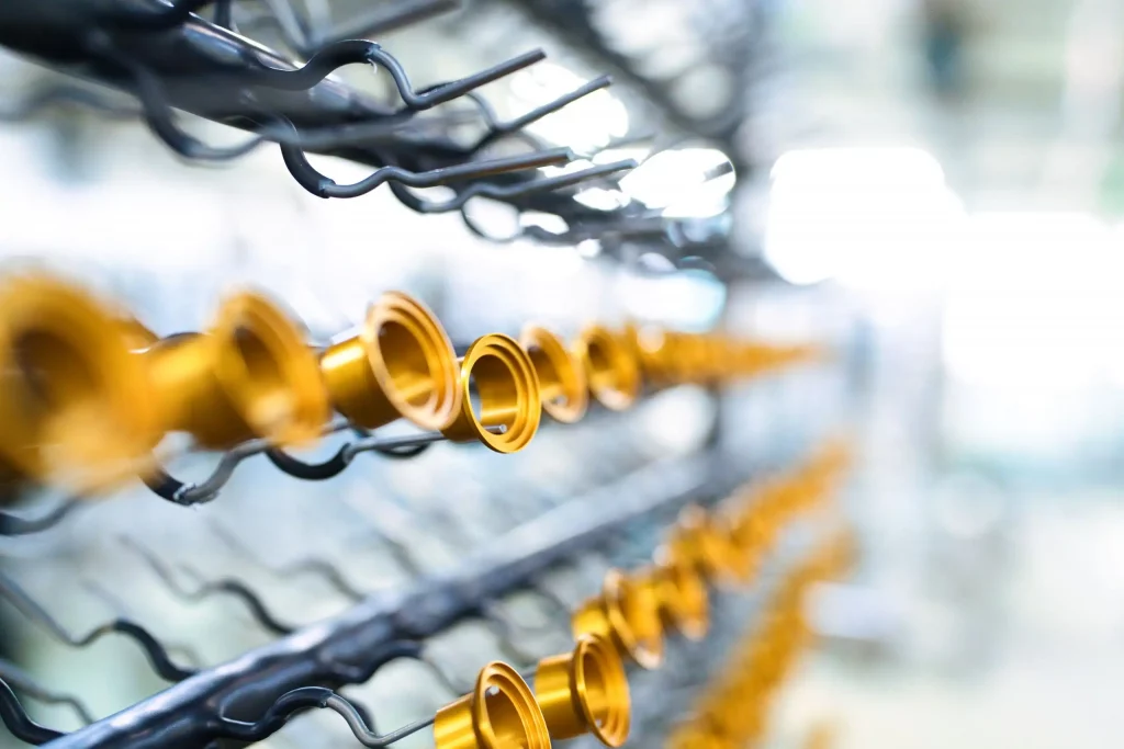 Veredelte Aluminiumoberflächen Aluminiumkleinteile werden durch Oberflächenveredelung sowohl dekorativ als auch beständiger gemacht.